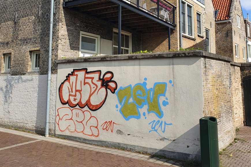 Buitengevel Schiedam met grafitti